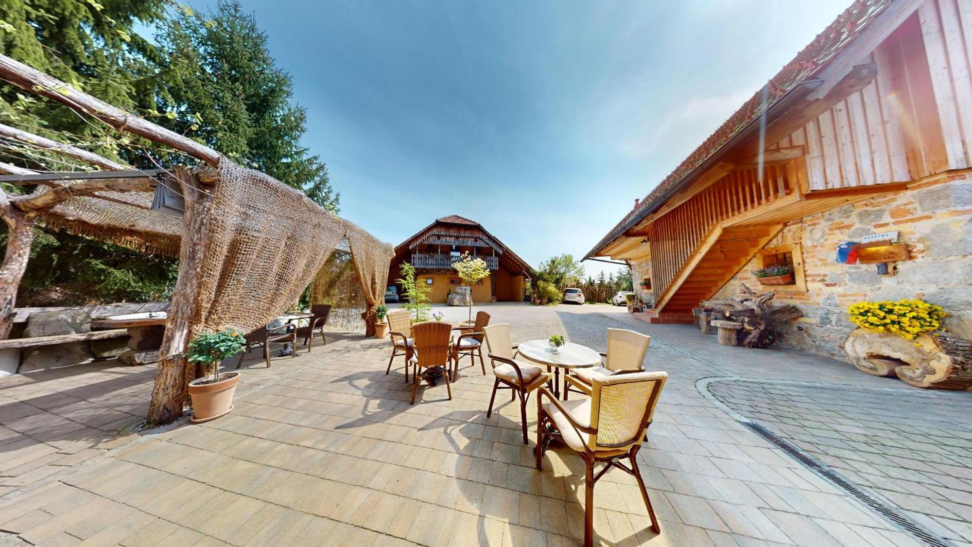 Resort Hisa Ida - Apartments With Hot Tub And Sauna Ivancna Gorica Buitenkant foto