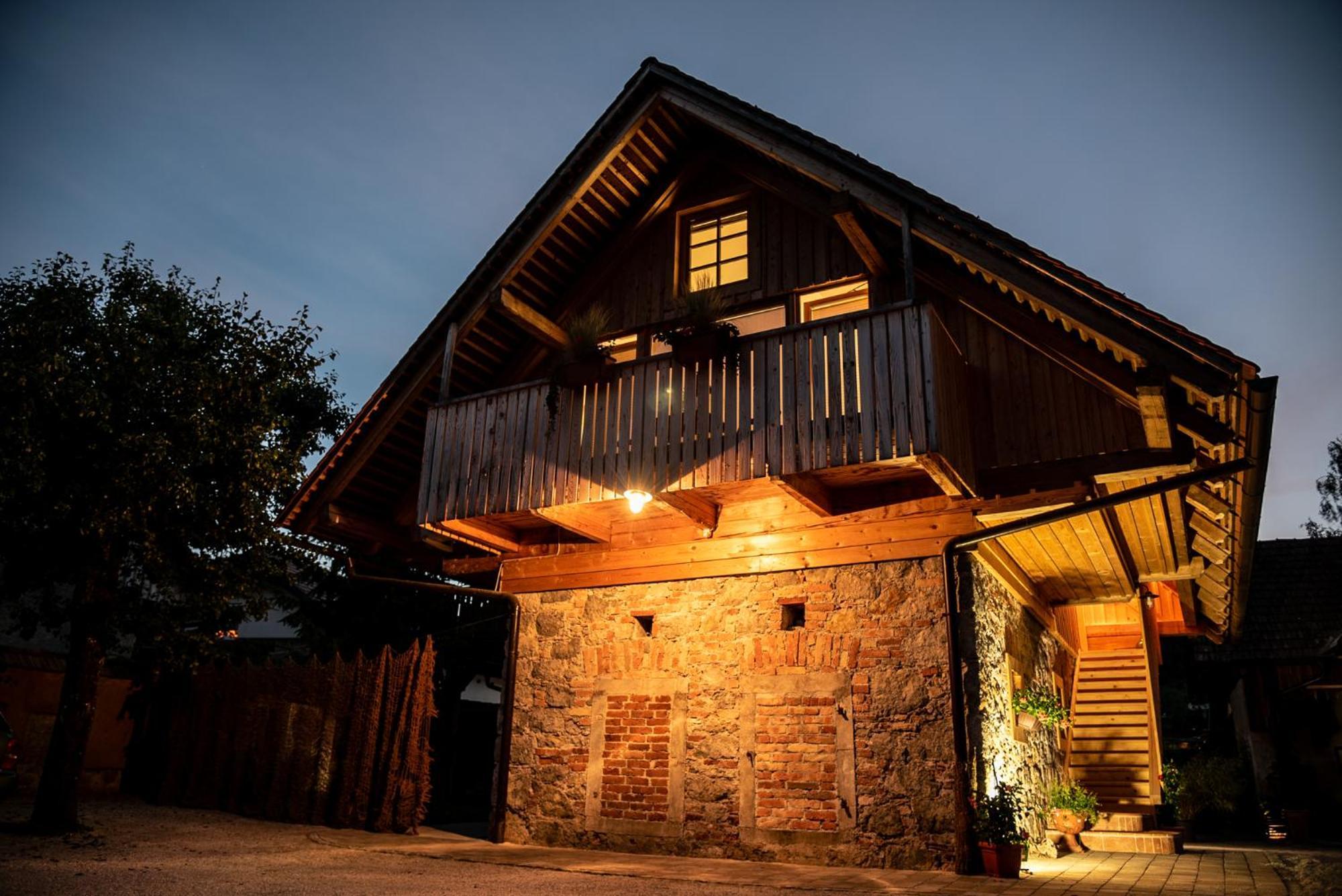 Resort Hisa Ida - Apartments With Hot Tub And Sauna Ivancna Gorica Buitenkant foto