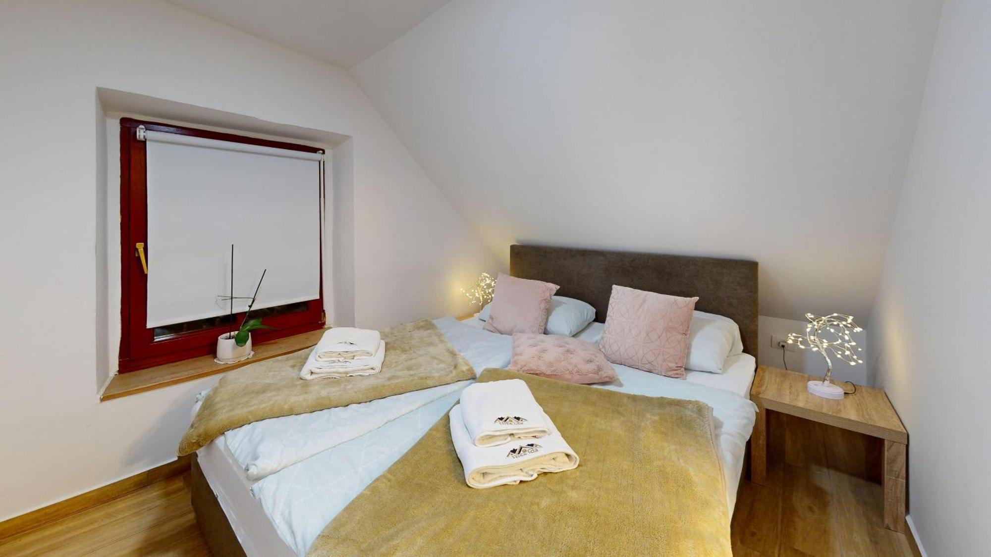 Resort Hisa Ida - Apartments With Hot Tub And Sauna Ivancna Gorica Kamer foto